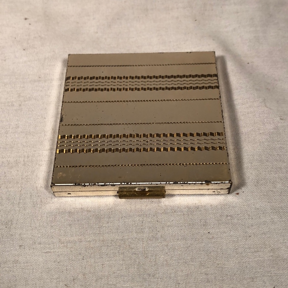 Vintage Zell Fifth Avenue make up compact